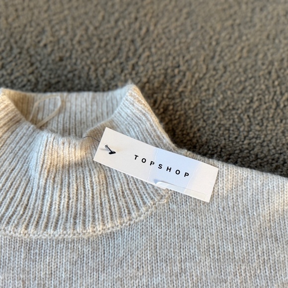 Topshop Cream Mock Neck Sweater NWT – Size M - Picture 4 of 7